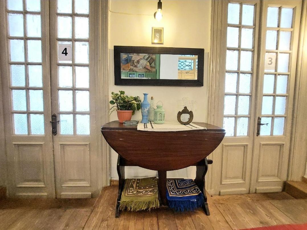 Arab Hostel, Welcoming All Solo And Groups Travellers But, Unmarried Couples Not Allowed Alexandrie Extérieur photo