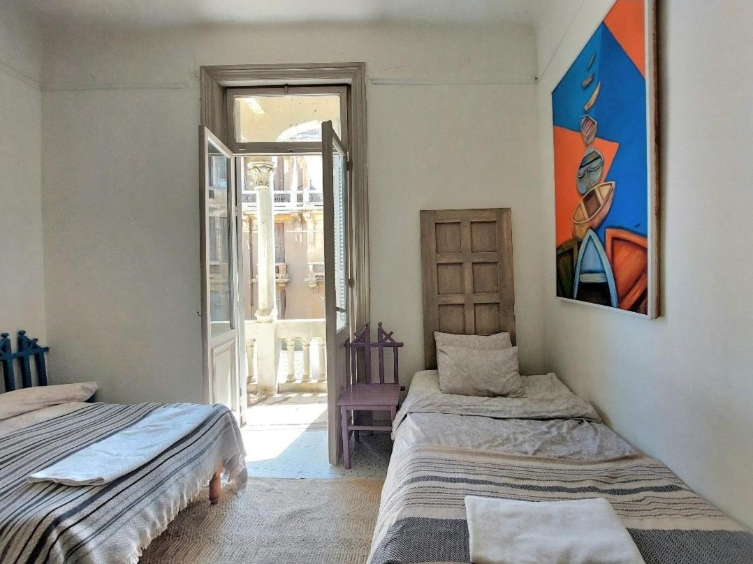 Arab Hostel, Welcoming All Solo And Groups Travellers But, Unmarried Couples Not Allowed Alexandrie Extérieur photo