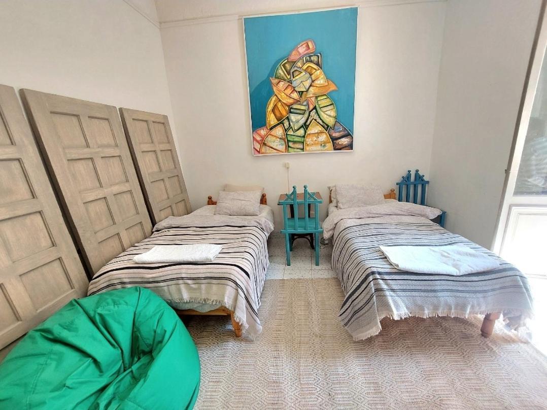 Arab Hostel, Welcoming All Solo And Groups Travellers But, Unmarried Couples Not Allowed Alexandrie Extérieur photo
