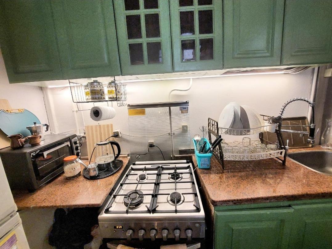 Arab Hostel, Welcoming All Solo And Groups Travellers But, Unmarried Couples Not Allowed Alexandrie Extérieur photo