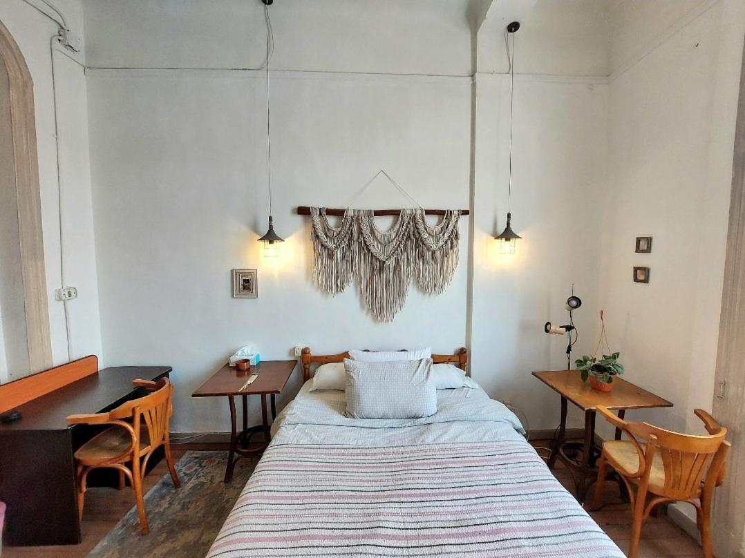 Arab Hostel, Welcoming All Solo And Groups Travellers But, Unmarried Couples Not Allowed Alexandrie Extérieur photo