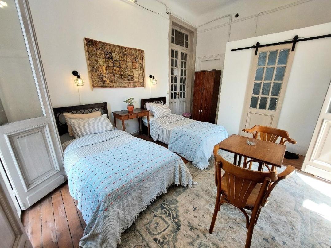 Arab Hostel, Welcoming All Solo And Groups Travellers But, Unmarried Couples Not Allowed Alexandrie Extérieur photo